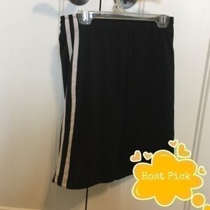 Boys size 7 black and white mesh shorts STX